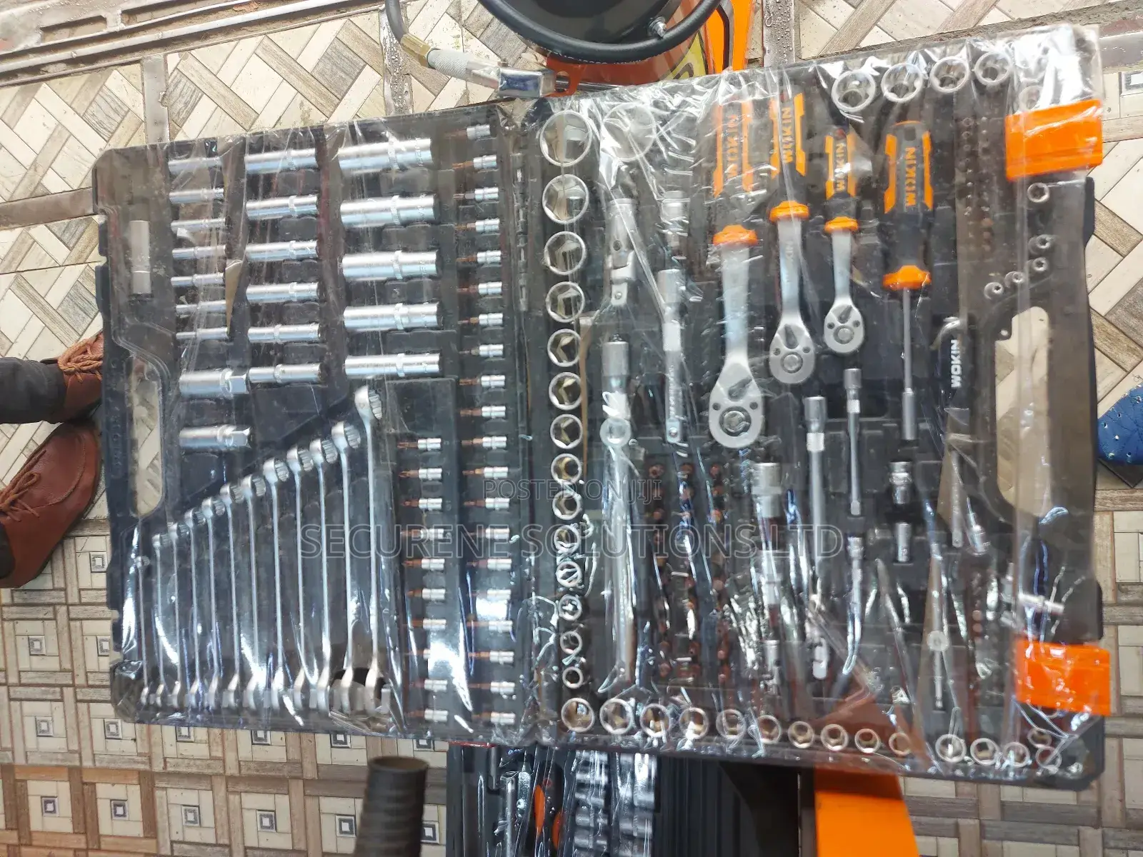 Wokin 215-Piece Socket Set
