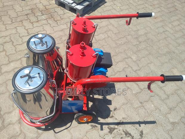Windsor Uk Electric Double Bucket Milking Machine. - thumbnail 2