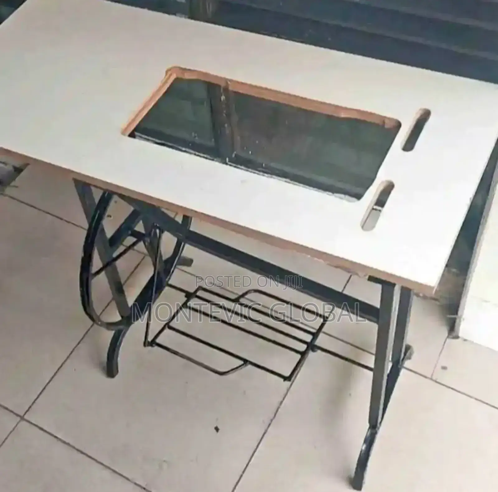 Local Sewing Machine Table