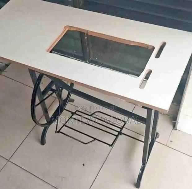 Local Sewing Machine Table - main view