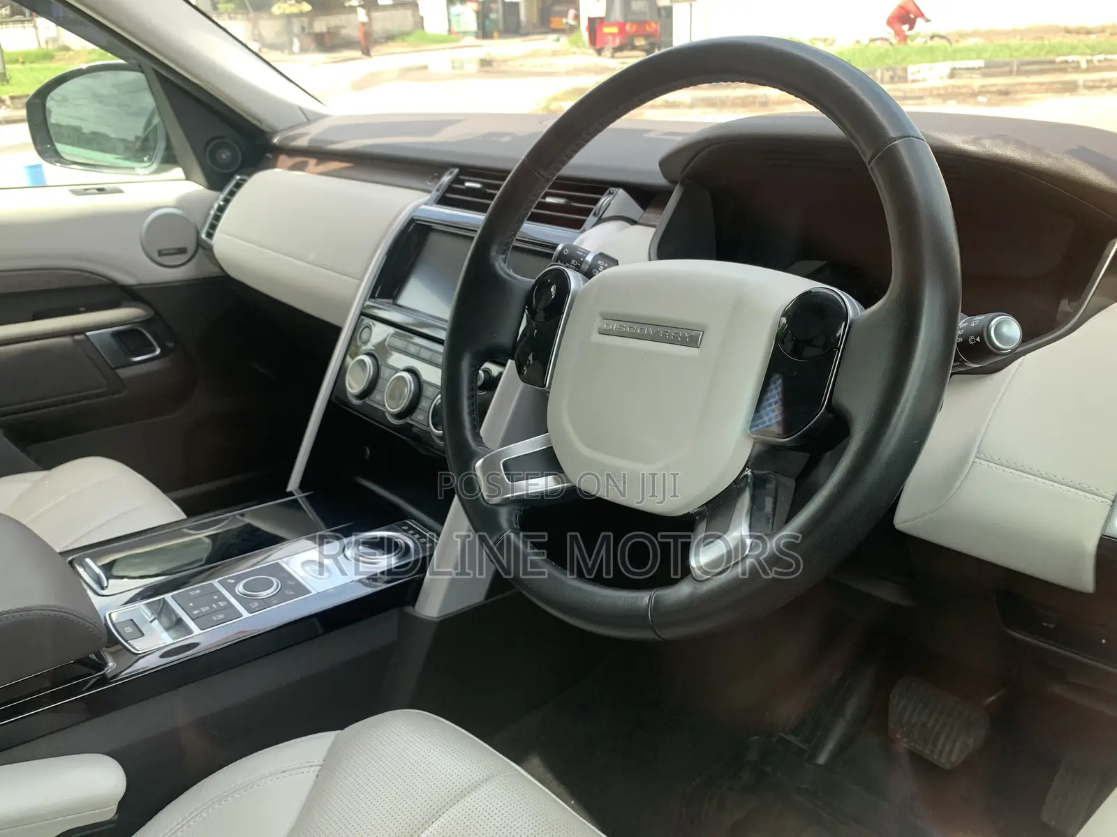 Land Rover Discovery HSE 4x4 2020 Gray