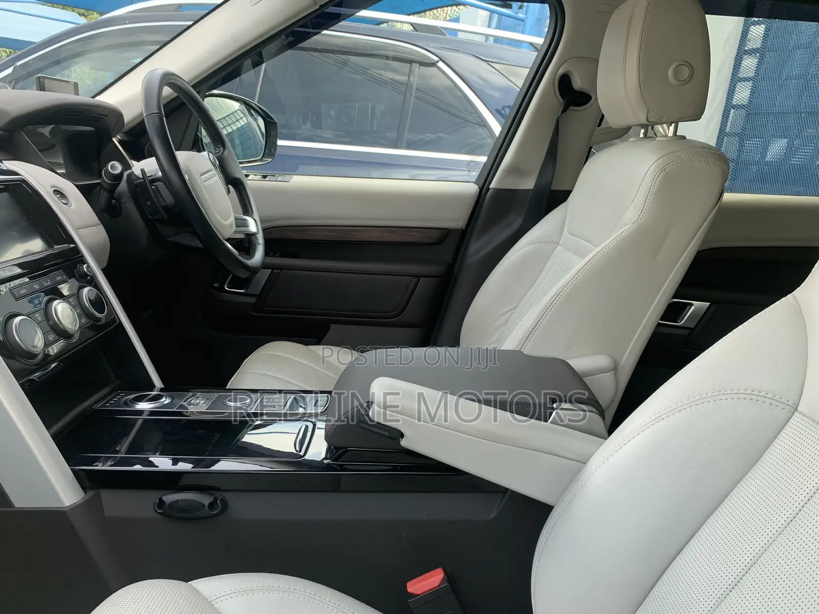 Land Rover Discovery HSE 4x4 2020 Gray