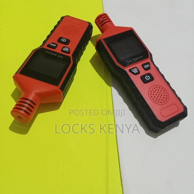 Combustible Gas Leak Detector With Low Voltage Indicator - main view