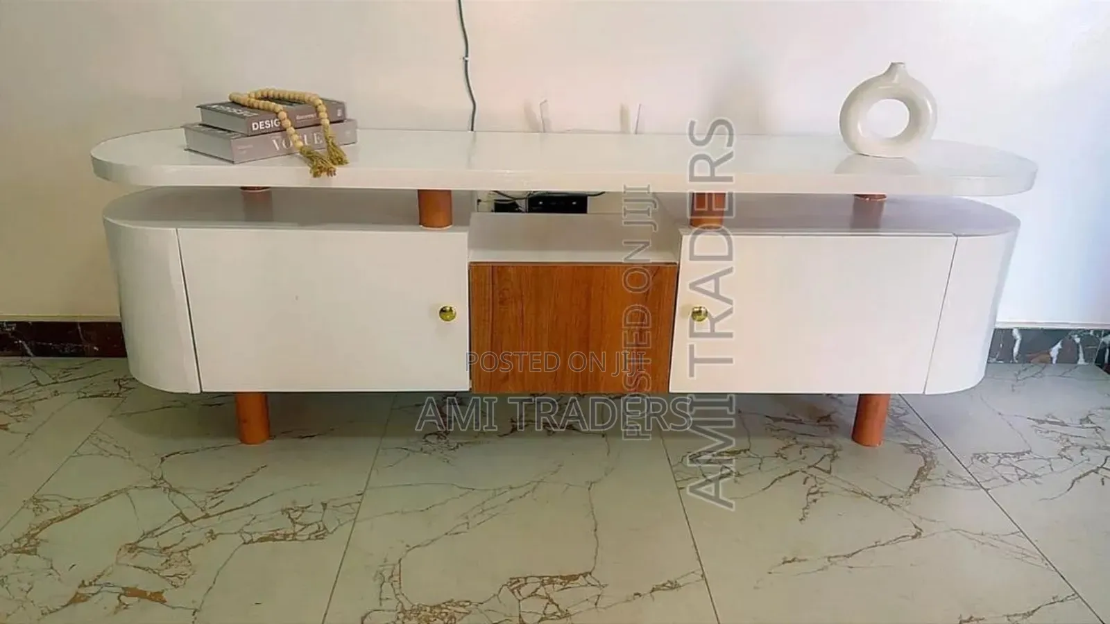 Lamb Oval Tv Stand (6ft)