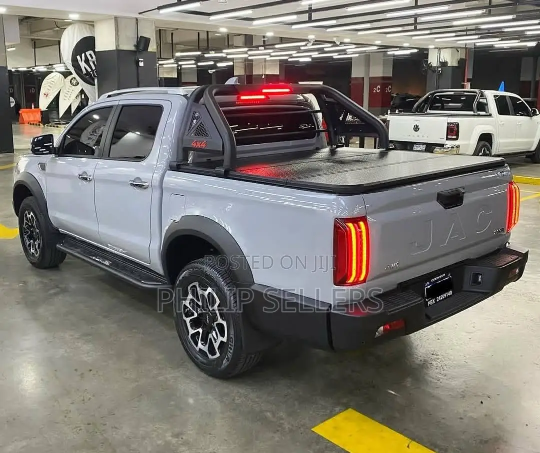 Hard Tri-Fold Cover Matte Black Rollbar Available at Very