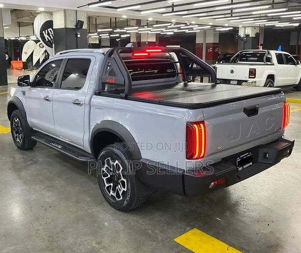 Hard Tri-Fold Cover Matte Black Rollbar Available at Very