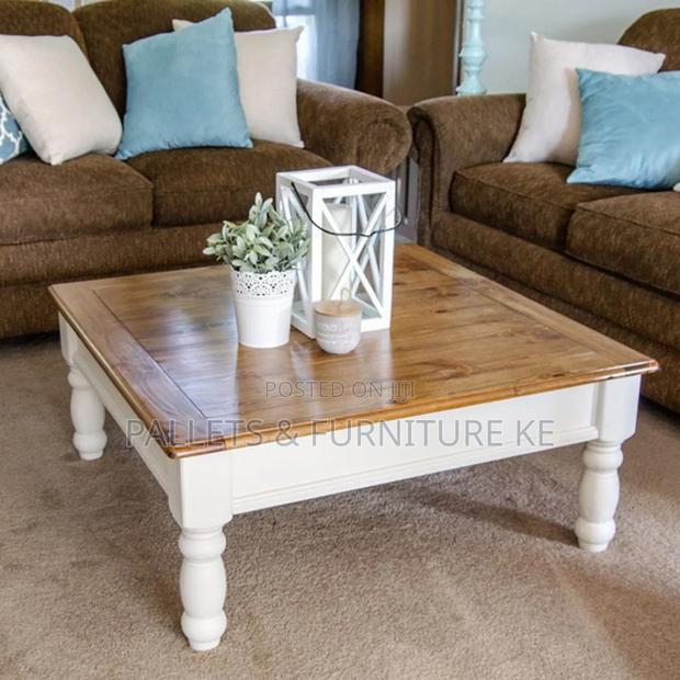 Snow Top Table
/ Coffee Table - main view