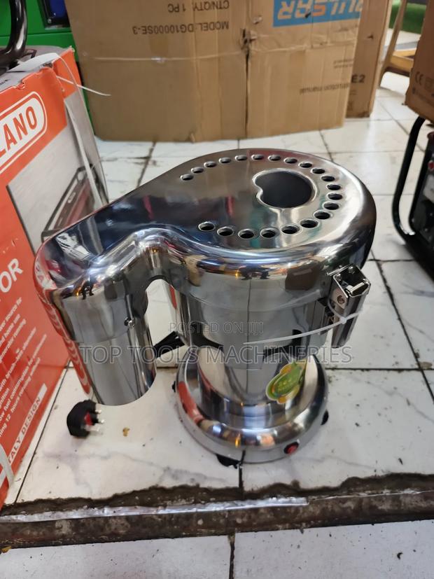 Commercial Juicer Machine - main view