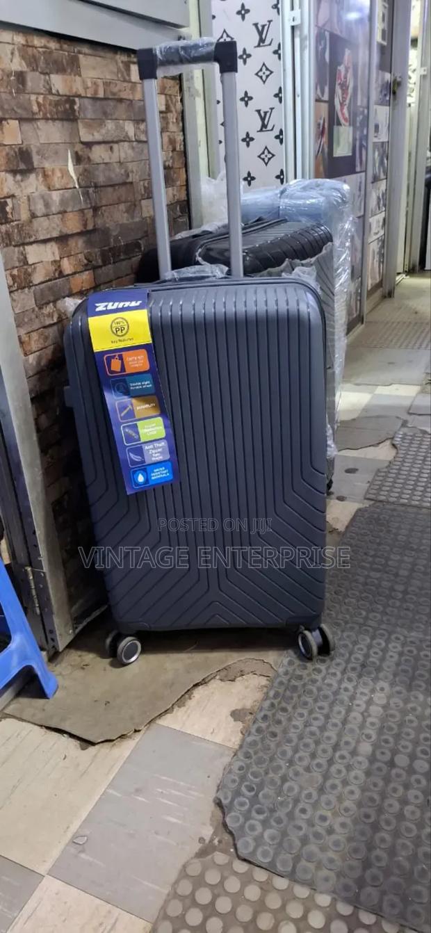 Medium Unbreakable Suitcase - thumbnail 2