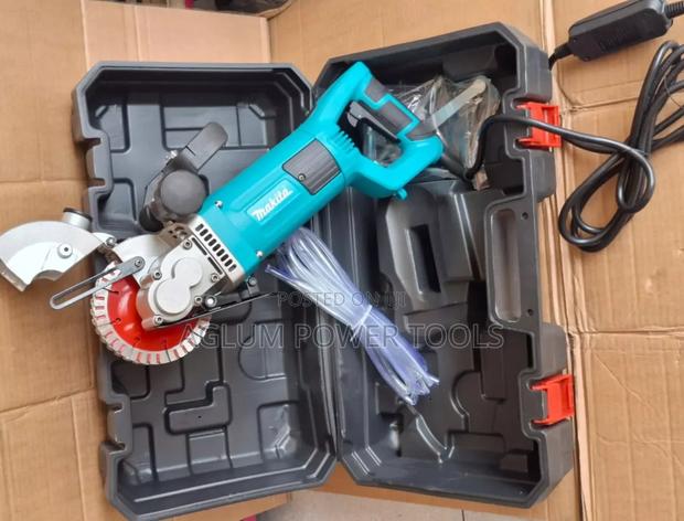 Makita Wall Chaser With Toolset - main view