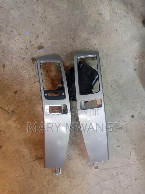 Prado J120 Radio Console - thumbnail 2