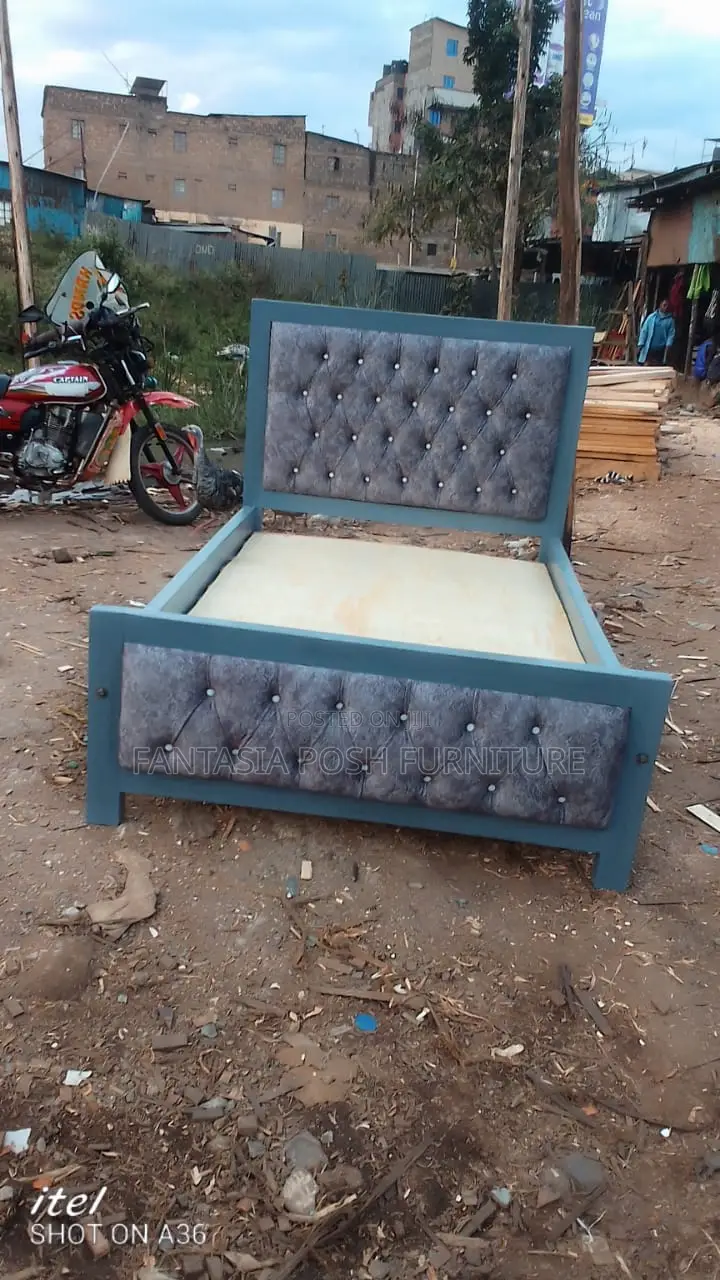 5*6 Modern Velvet-Panel Bed