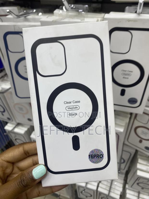 Voyargar iPhone 16 Pro Max Clear Case With Magsafe-Black - main view