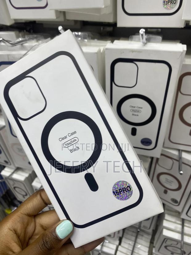 Voyargar iPhone 16 Pro Max Clear Case With Magsafe-Black - thumbnail 2