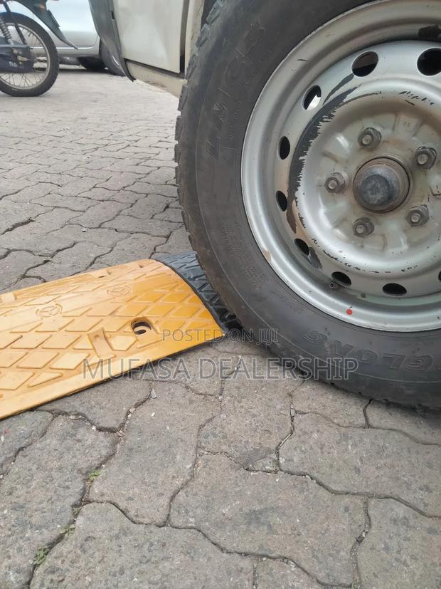 Speed Cushions/Speed Bumps 100%Rubber - thumbnail 3