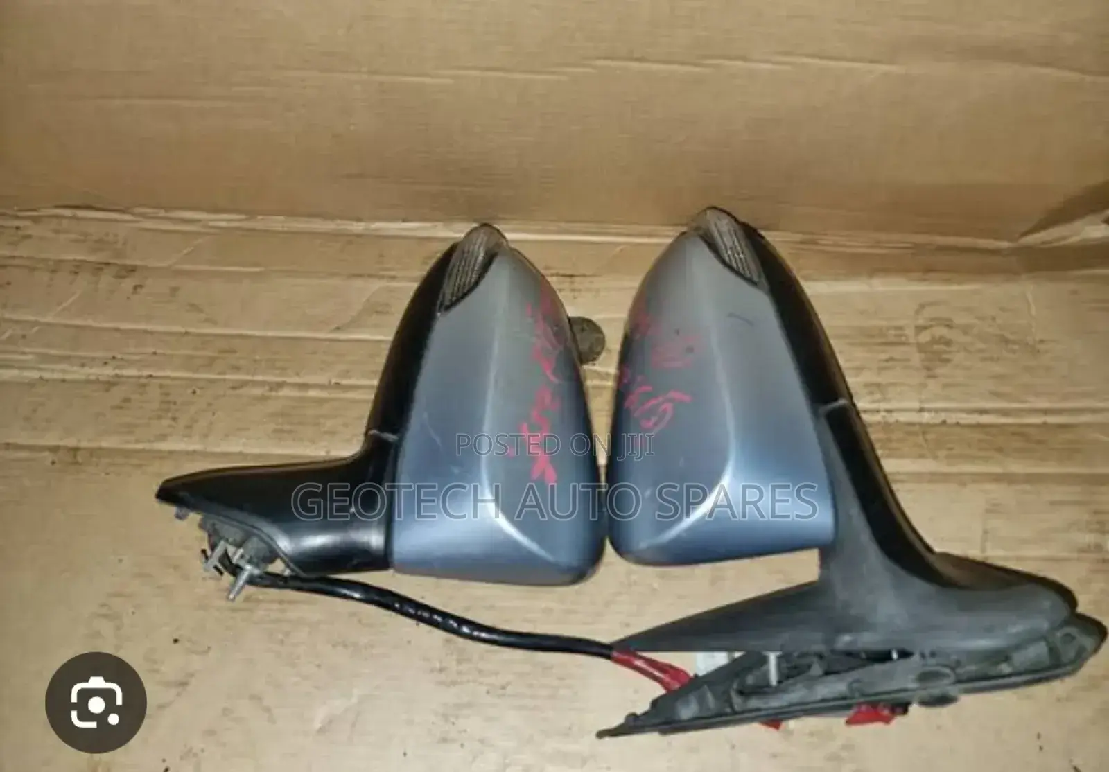 Toyota Premio 265 Sidemirrors Available