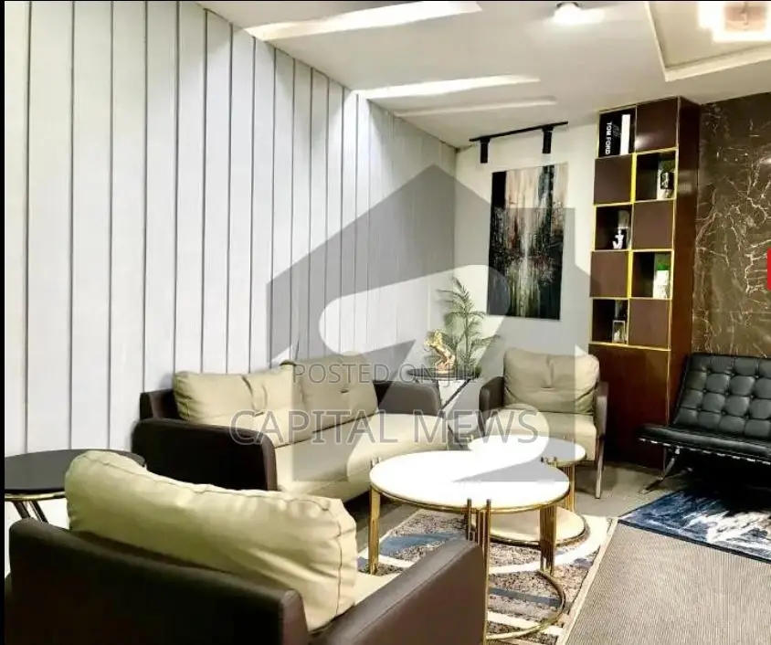 Fine Urban Stylish Offices With Fine Desks