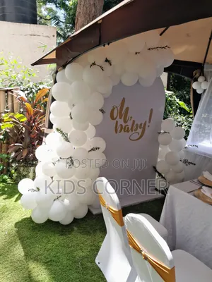 Board Balloon Backdrop