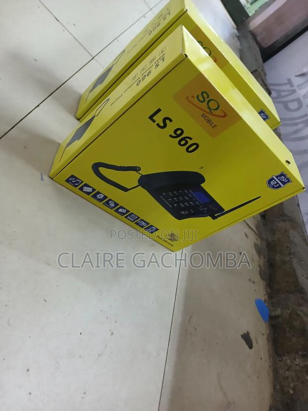 Sq Ls 960//Desktop Phone Both Office and Homee - main view