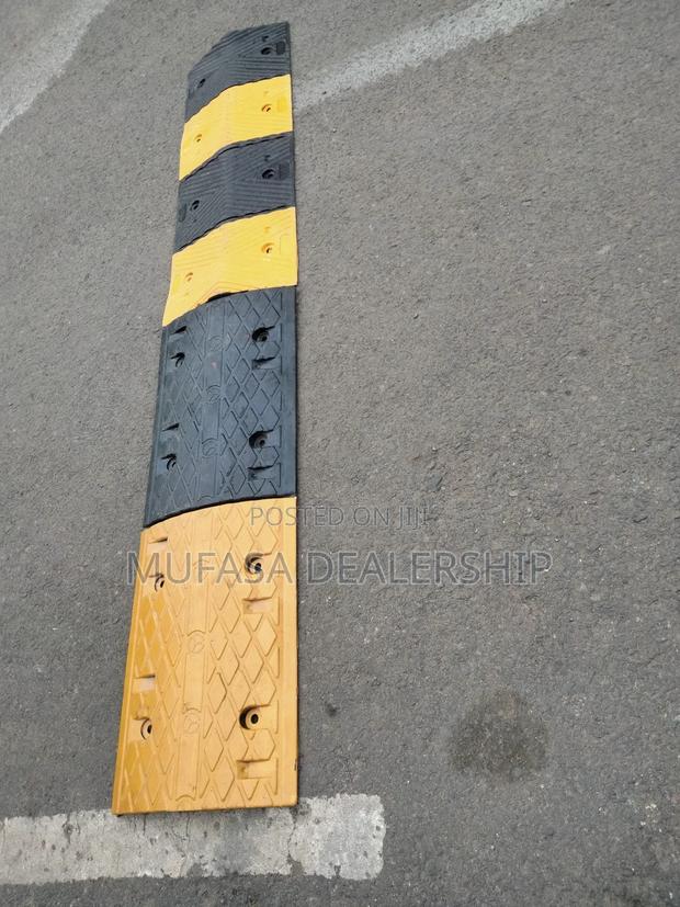 Modern Roads Rubber Bumps/Speed Bumps - thumbnail 3