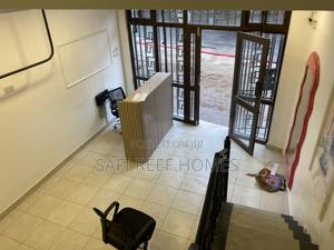 Shop to Let Along Links Touching the Road - thumbnail 2