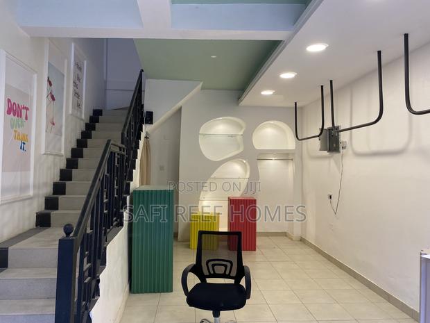 Shop to Let Along Links Touching the Road - thumbnail 3