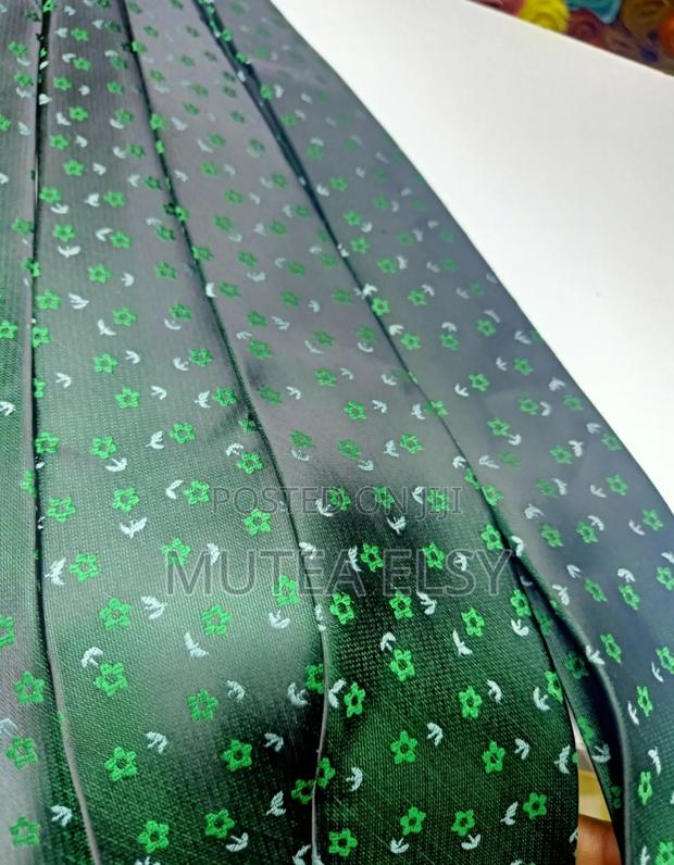 Hunter Green Floral Executive Single Ties - main view