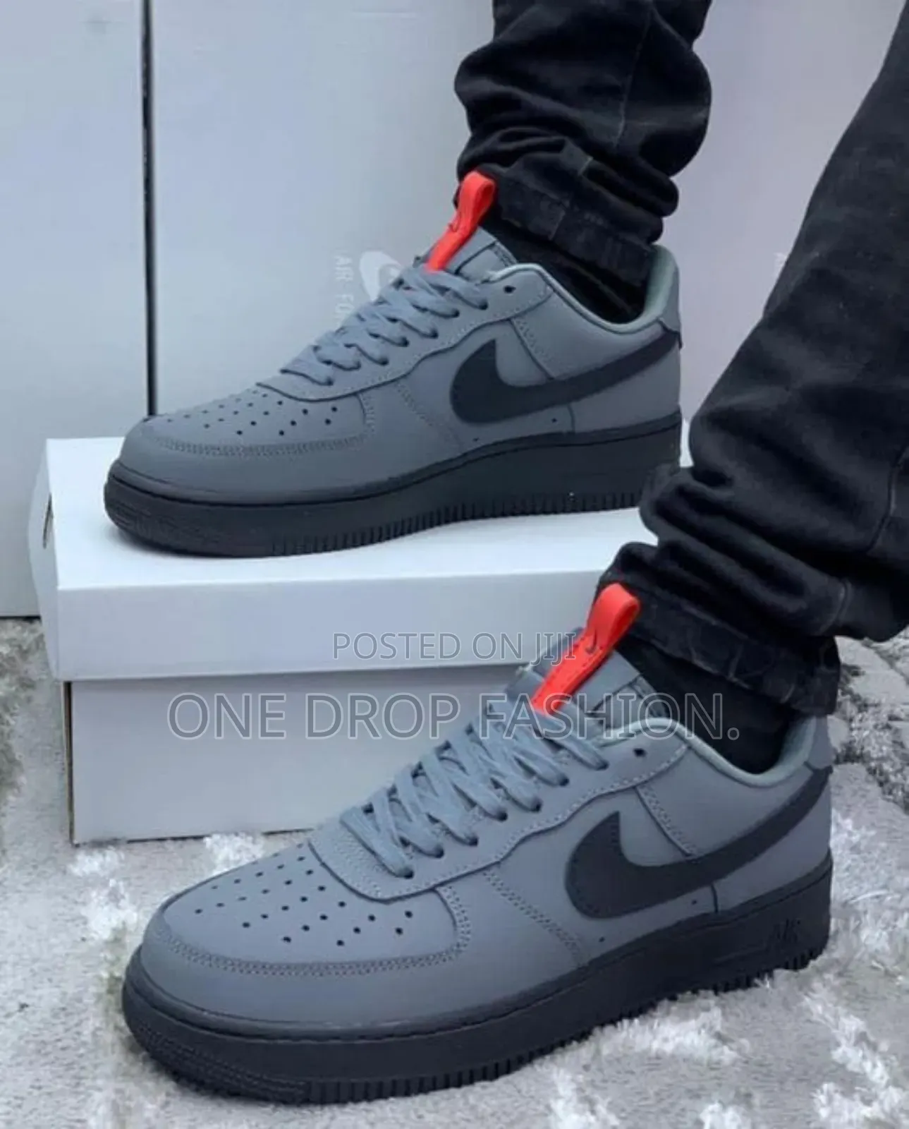 Nike Grey Fashioned Sneakers 678ik
