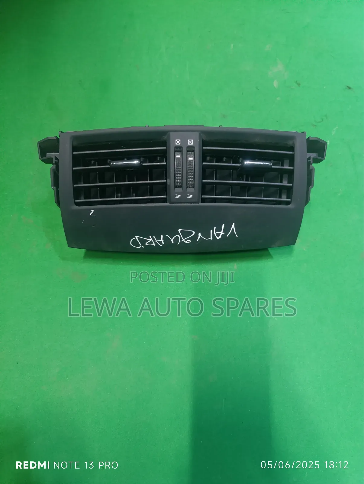 Dashboard Air Vent For Toyota Rav4/Vanguard 2006-2013 Model