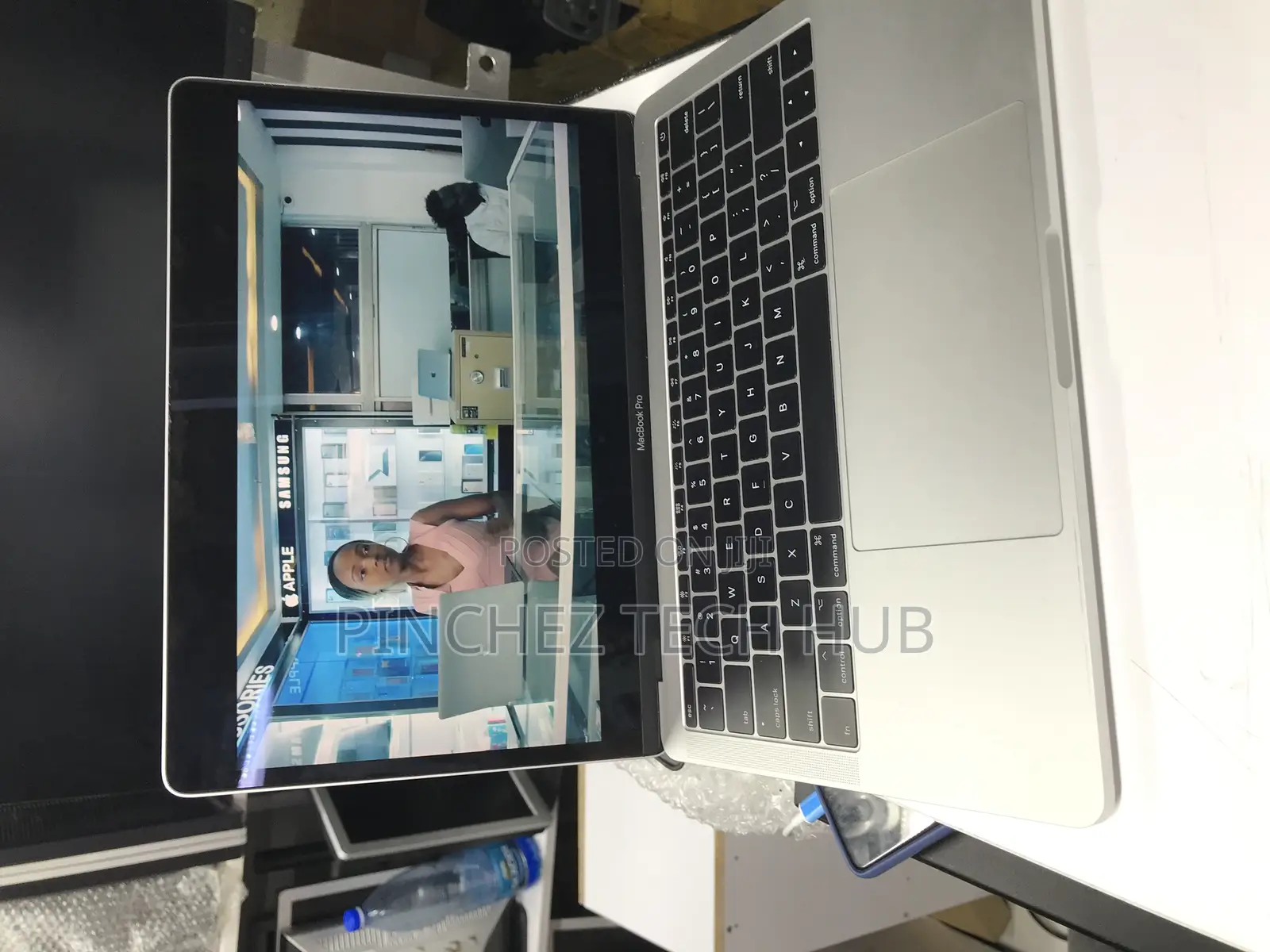 Laptop Apple MacBook Pro 2017 8GB Intel Core I5 SSD 256GB