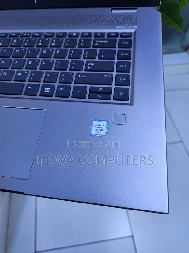 Laptop HP ZBook Studio G5 32GB Intel Xeon SSD 512GB - thumbnail 3