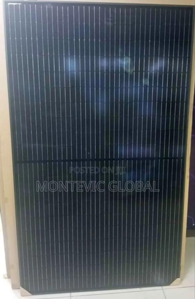 300watts Jinko Solar Panel - main view