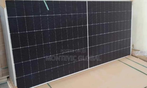 400watts Jinko Solar Panel - main view