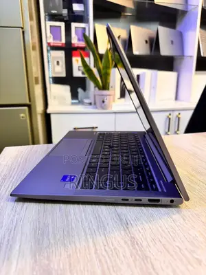 Laptop HP ZBook Firefly G8 16GB Intel Core i7 SSD 512GB
