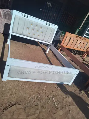Brand New 5*6 Mocket Bed