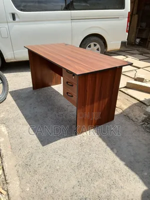 1.2m Office Desk With Spacious Drawers
