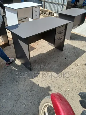 Modern 1.2m Office Desk With Spacious Drawers