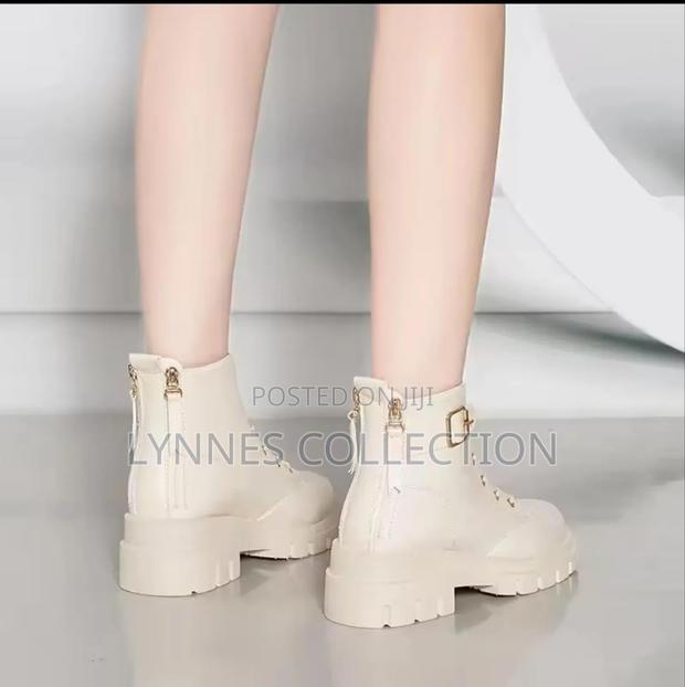 Ladies Leather Boots - thumbnail 10