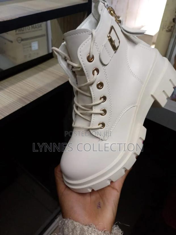 Ladies Leather Boots - thumbnail 11