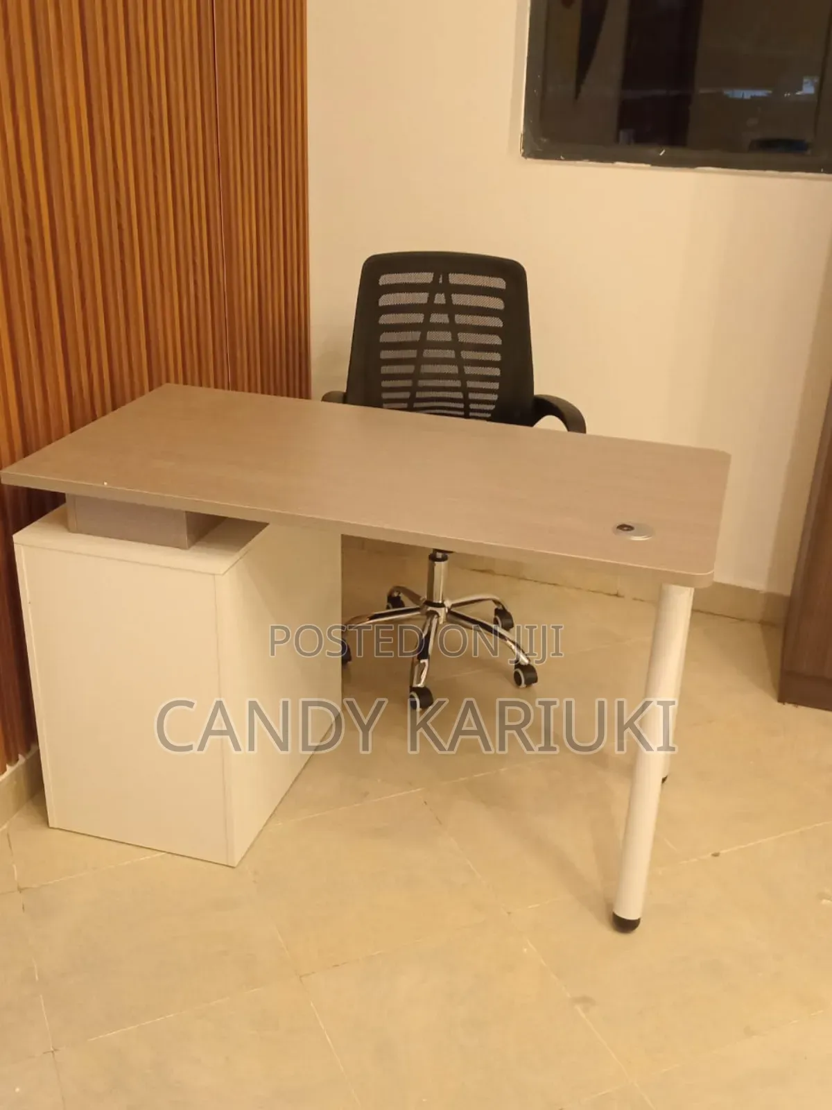 1.2m Office Desk With Spacious Leg Room.