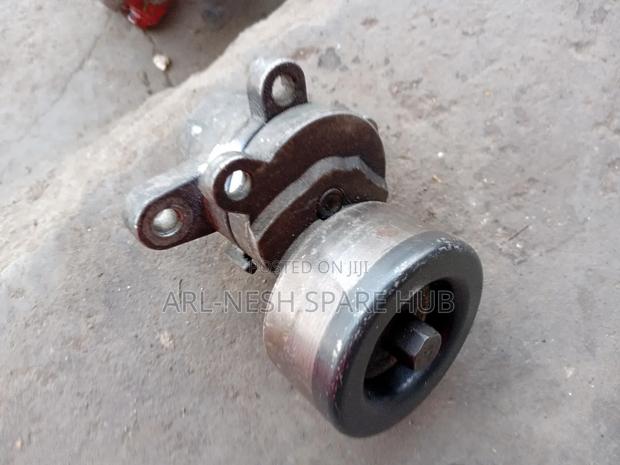 Nissan Teana Vq23 Engine Tentioner - main view