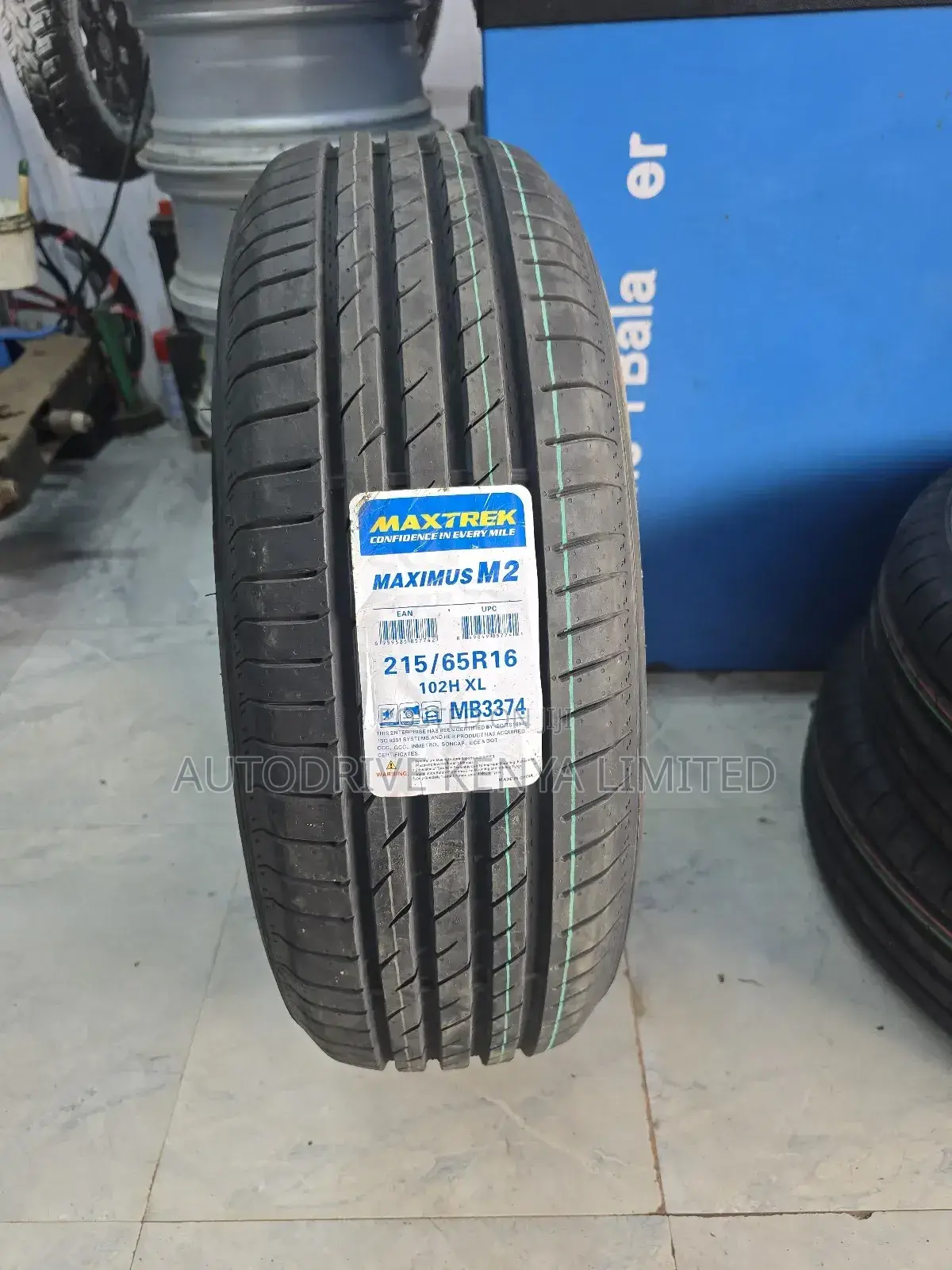 215/65r16 Maxtrek Tyre