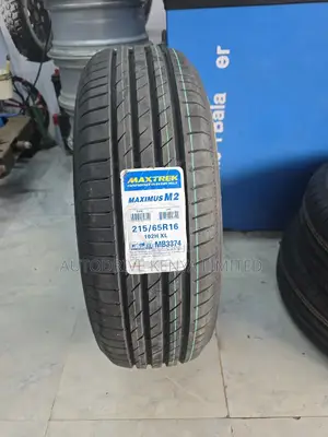 215/65r16 Maxtrek Tyre