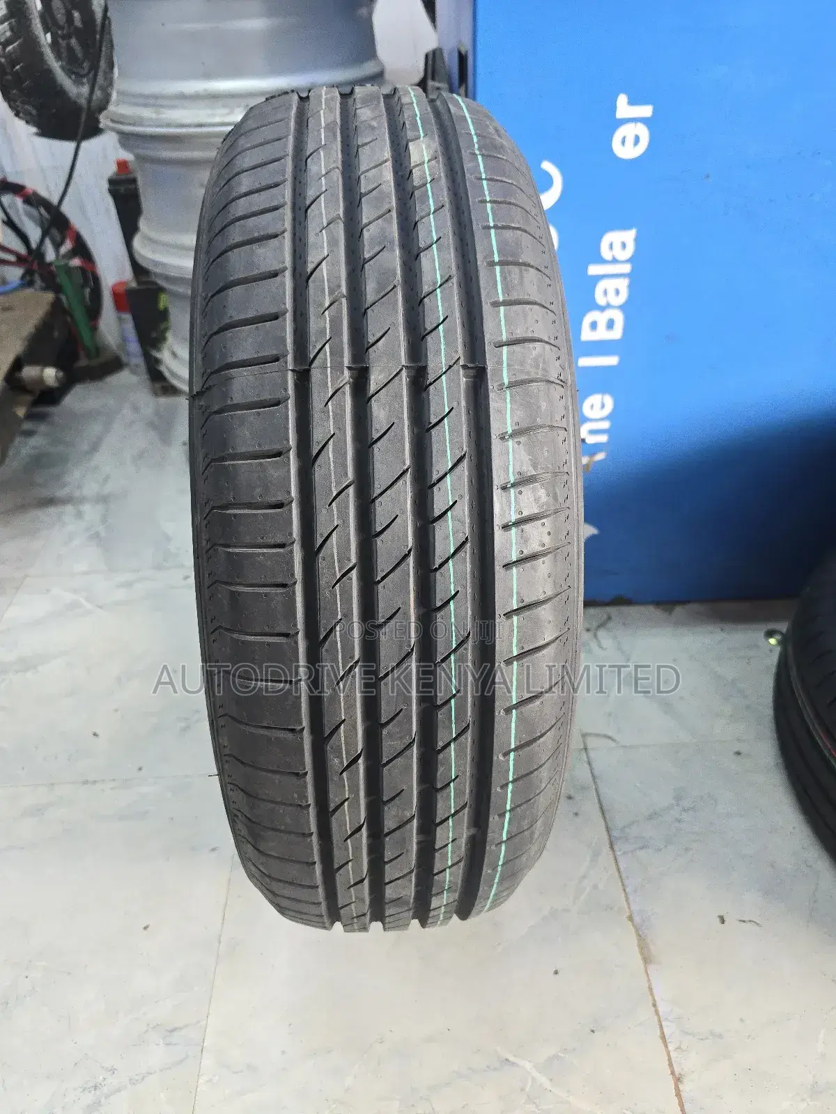 215/65r16 Maxtrek Tyre
