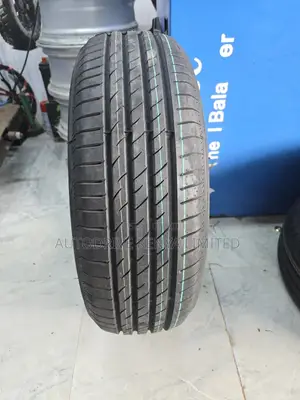 215/65r16 Maxtrek Tyre