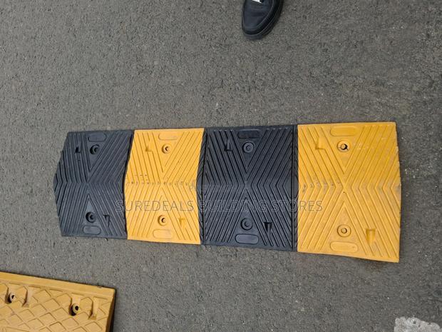 Premium Quality Rubber Speed Hump - thumbnail 4