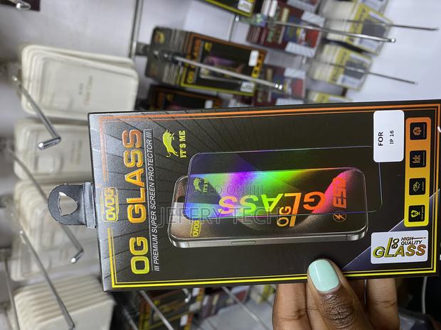 Techgear Og Tempered Glass Screen Protector for iPhone 16 - main view