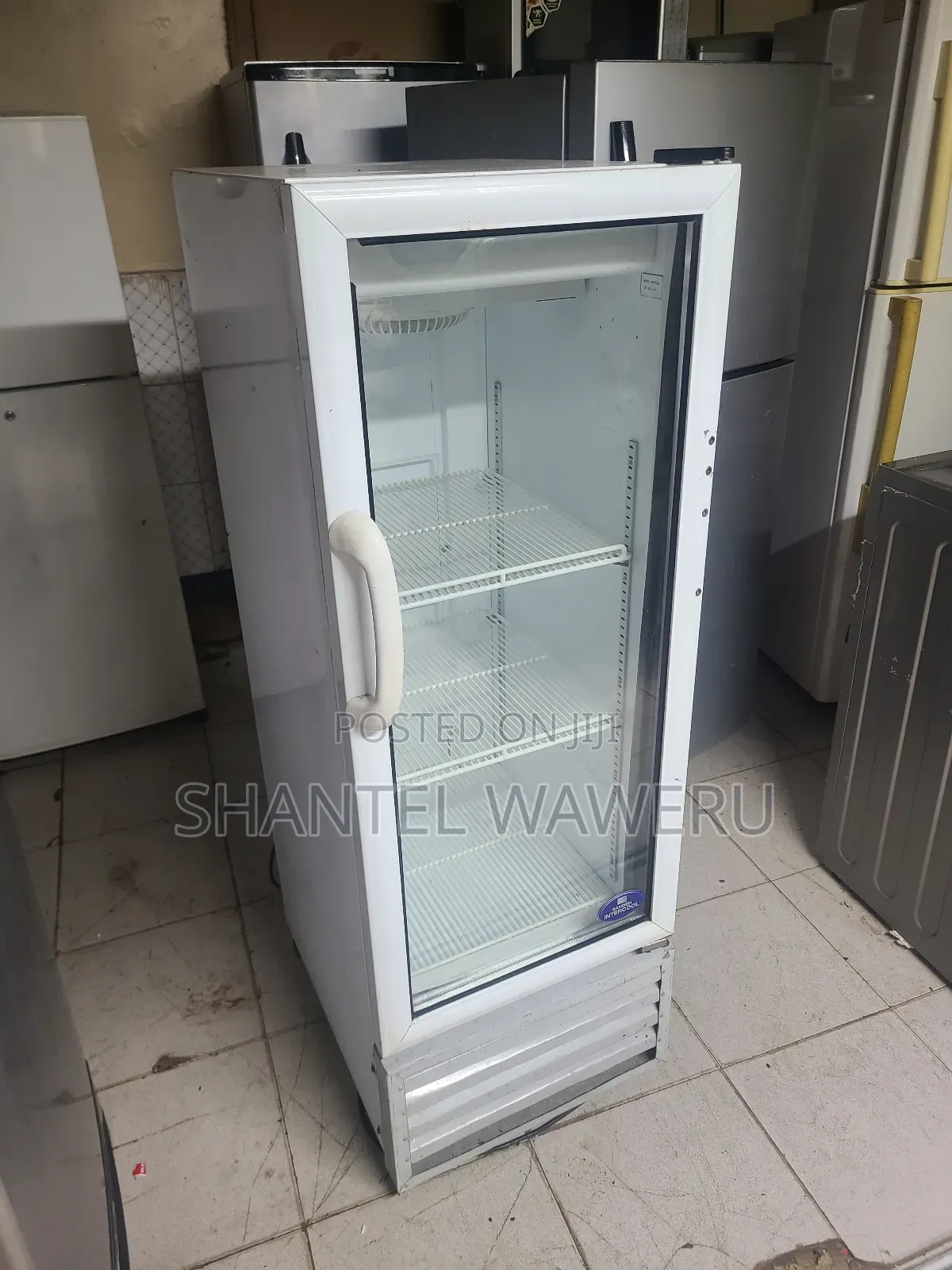 Unique Medium Display:Fridge