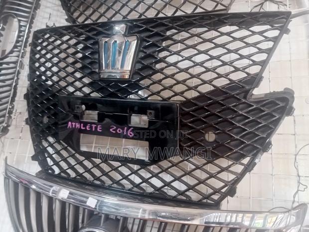 Ex Japan Toyota Crown Athlete 2016 Grill - main view