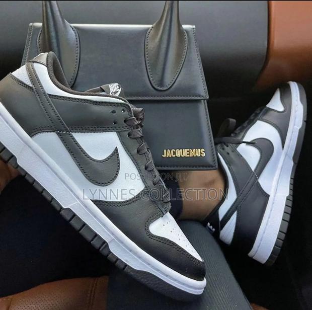 Nike Sb Dunk Low Black/White Restocked - main view